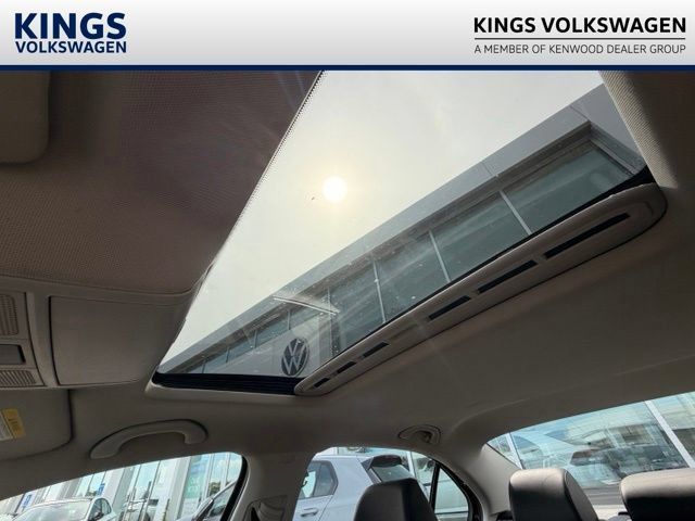 Used 2015 Volkswagen Jetta SE FWD image 32