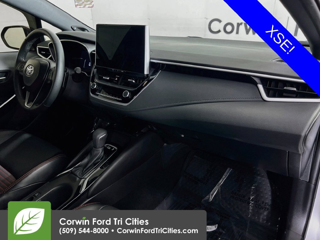 Used 2025 Toyota Corolla XSE FWD image 31