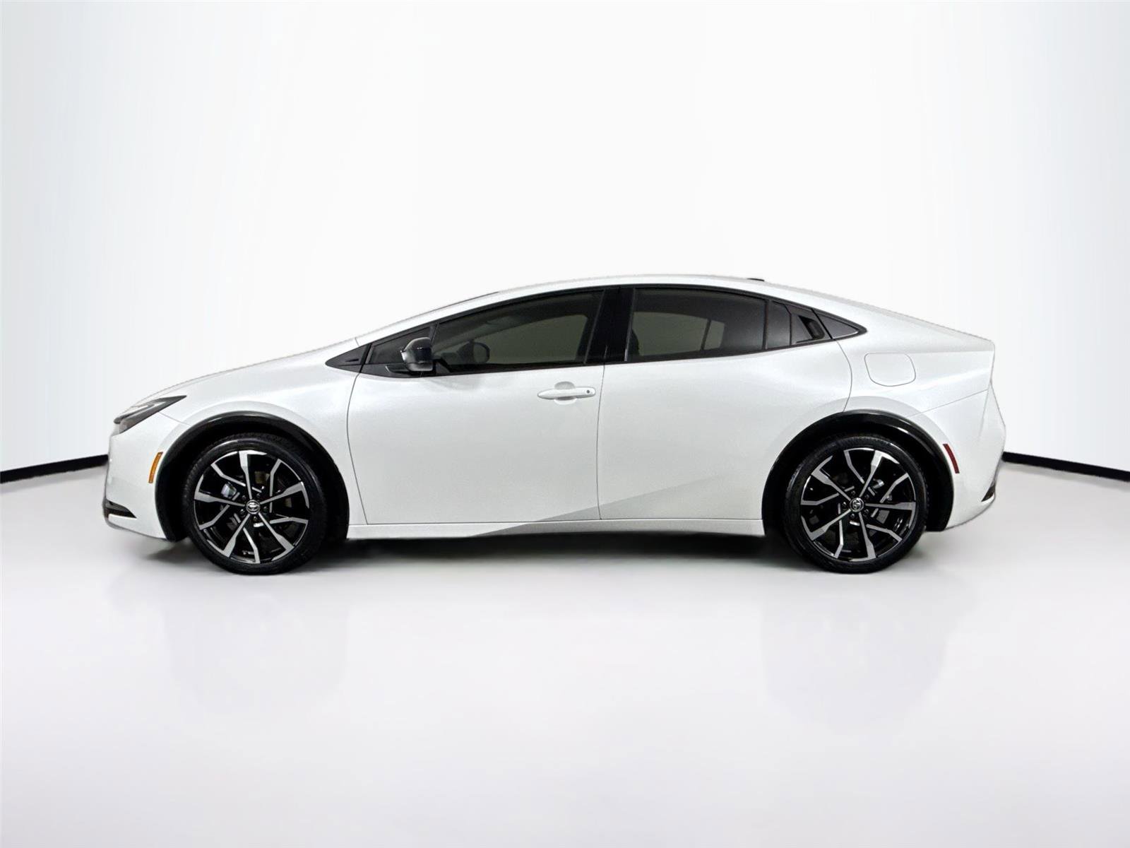 Used 2023 Toyota Prius Prime FWD image 14