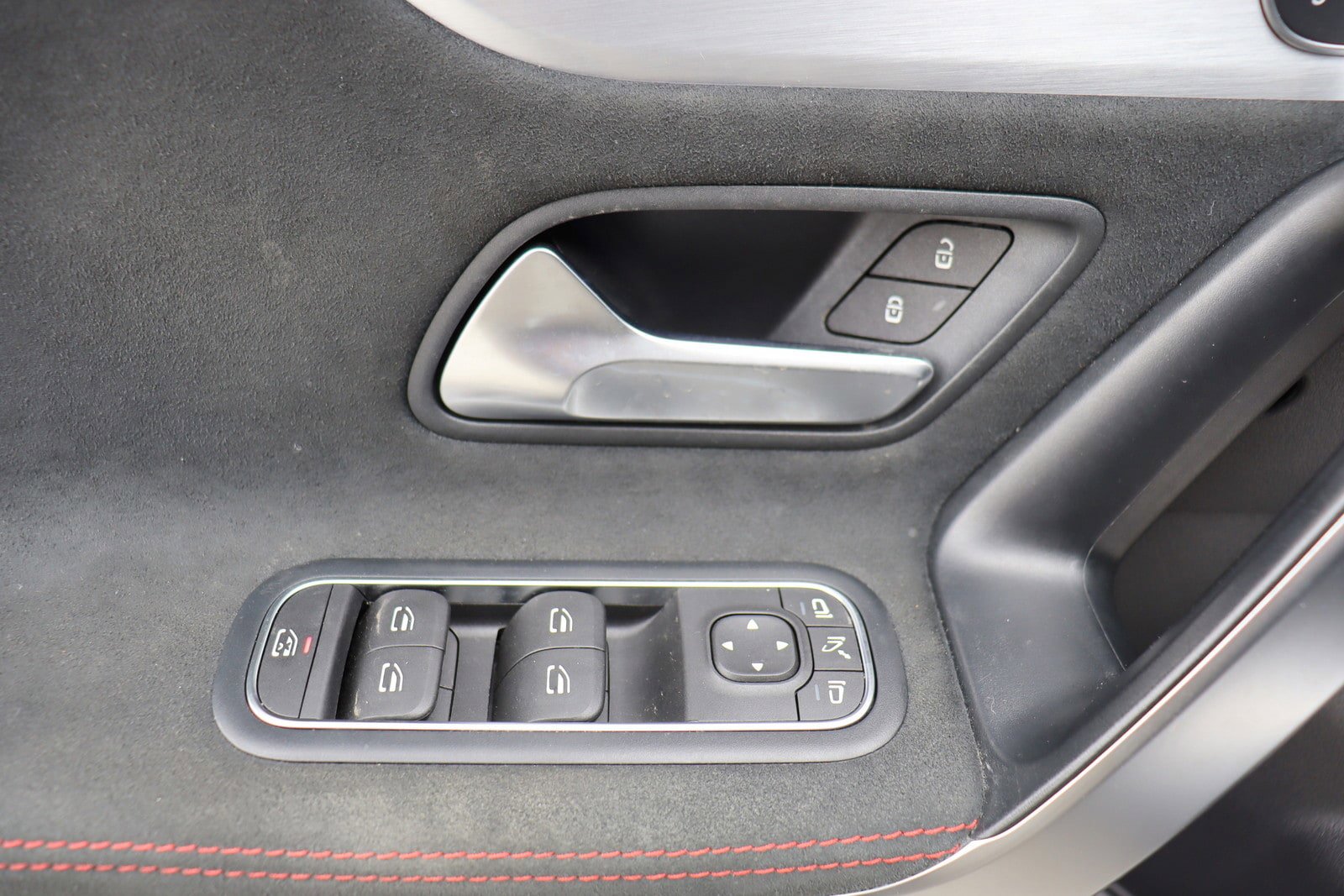 Used 2022 Mercedes-Benz CLA 35 AMG 4MATIC w/ AMG Performance Seat Package image 24