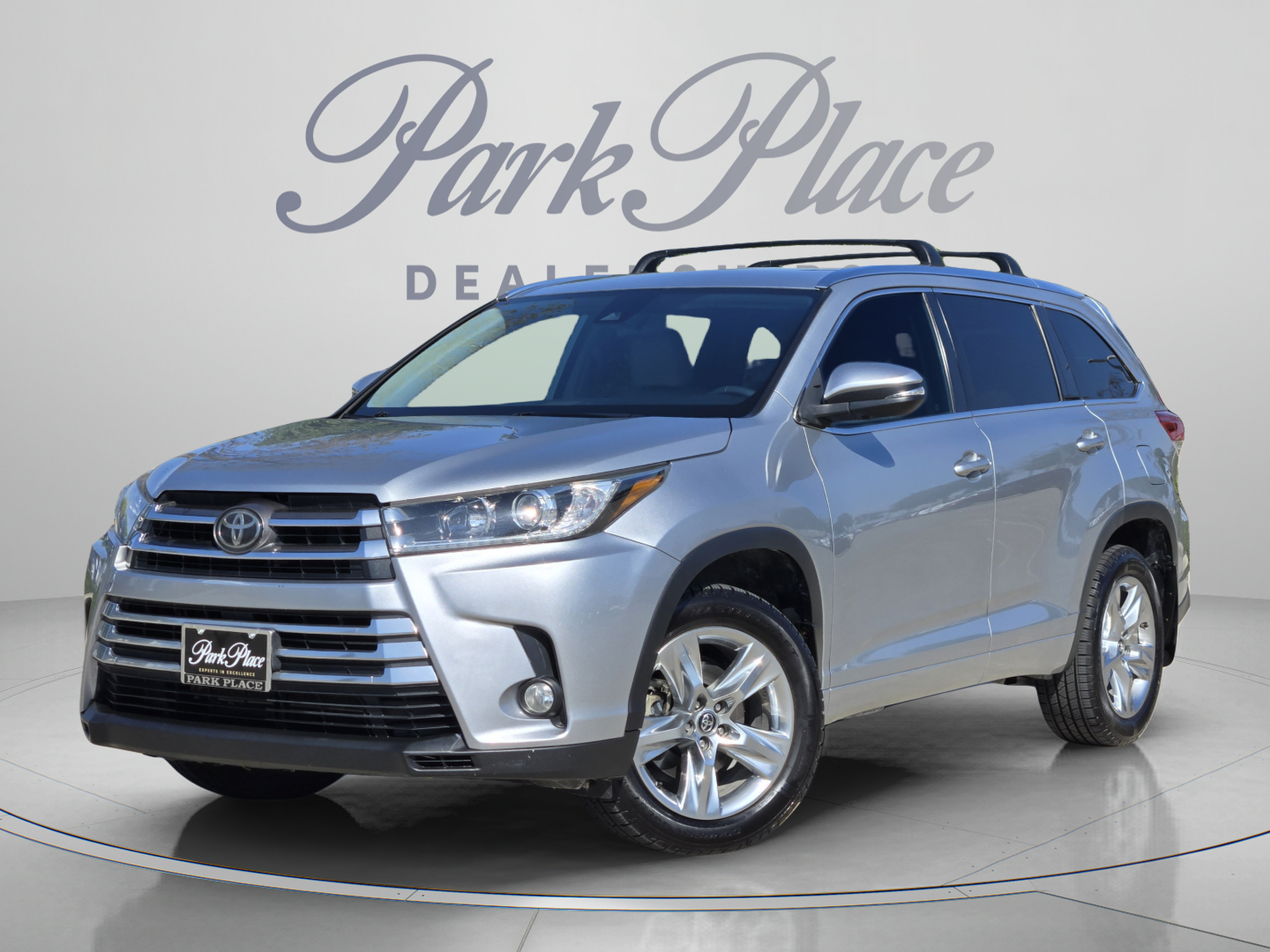 Used 2018 Toyota Highlander Limited FWD image 1