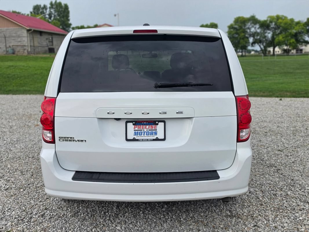 Used 2017 Dodge Grand Caravan SE FWD image 4