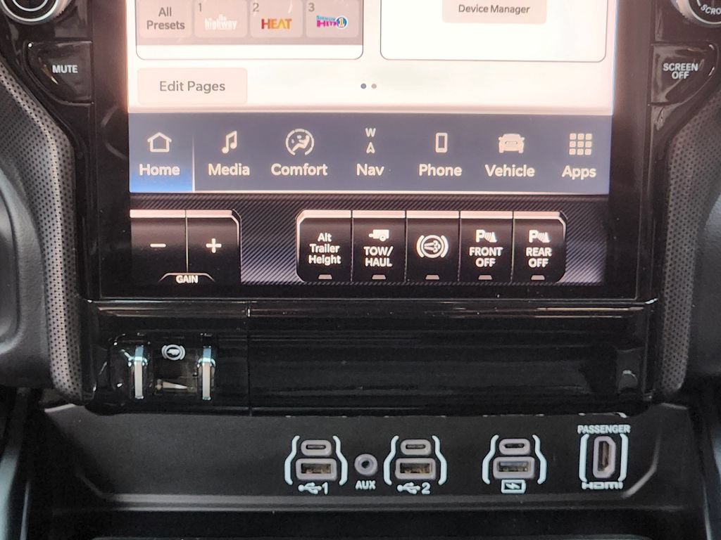 Used 2025 RAM 2500 Limited AWD/4WD image 20
