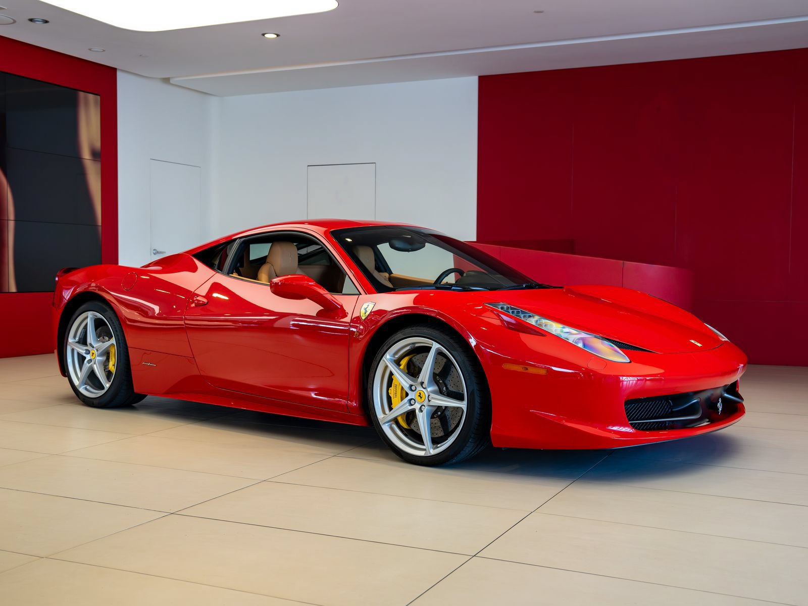 Used 2011 Ferrari 458 Italia Coupe RWD image 1