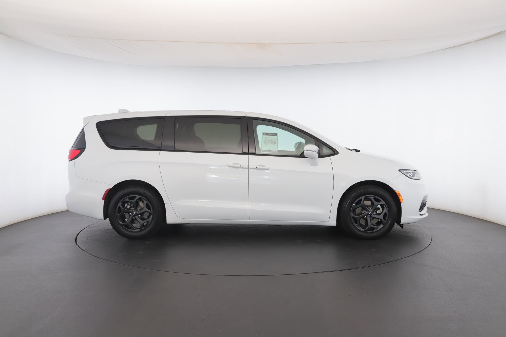 Used 2022 Chrysler Pacifica Touring-L w/ S Appearance Package image 31