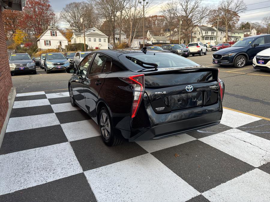 Used 2018 Toyota Prius Two image 4