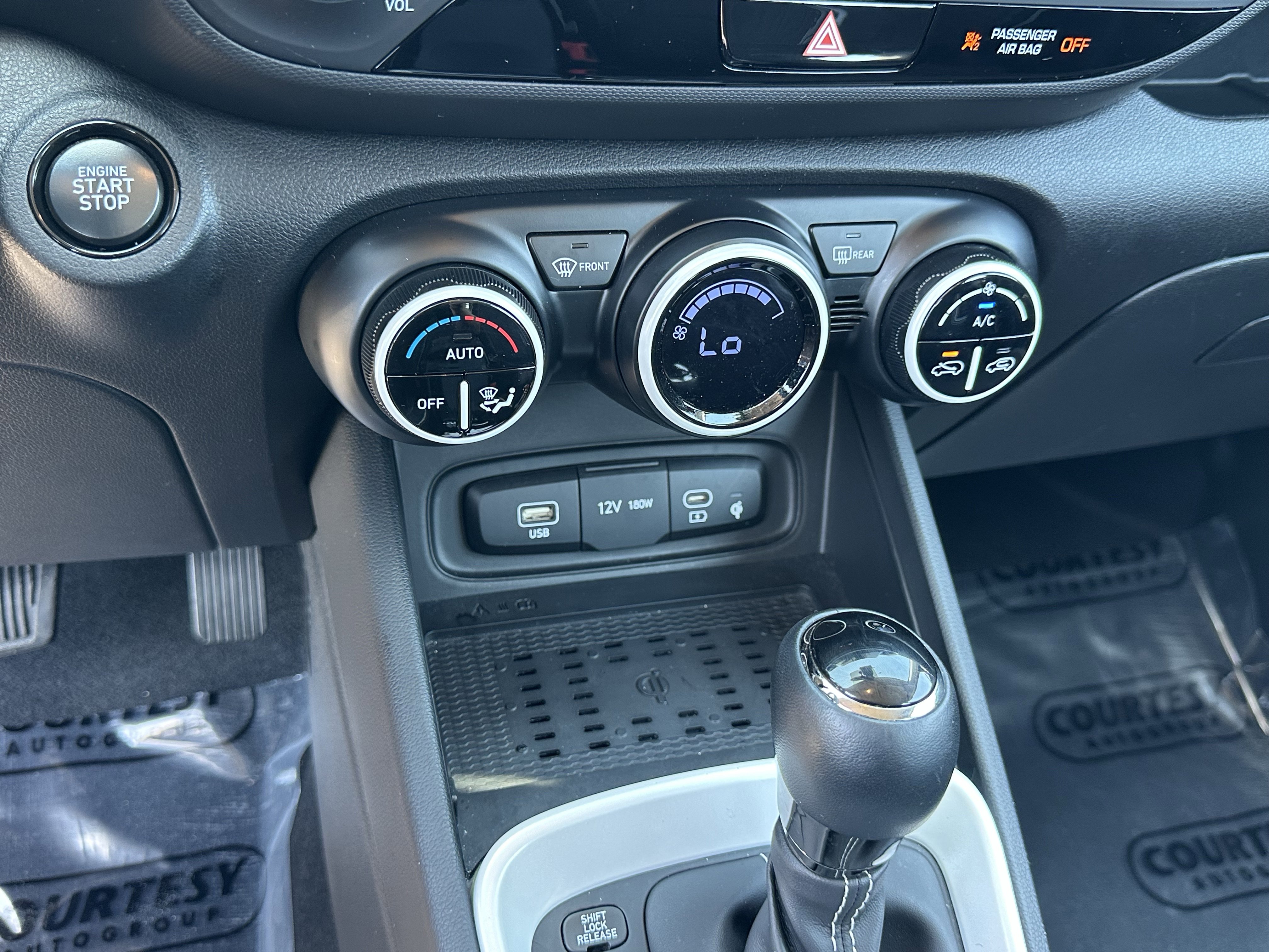 Certified 2024 Hyundai Venue Limited FWD image 23