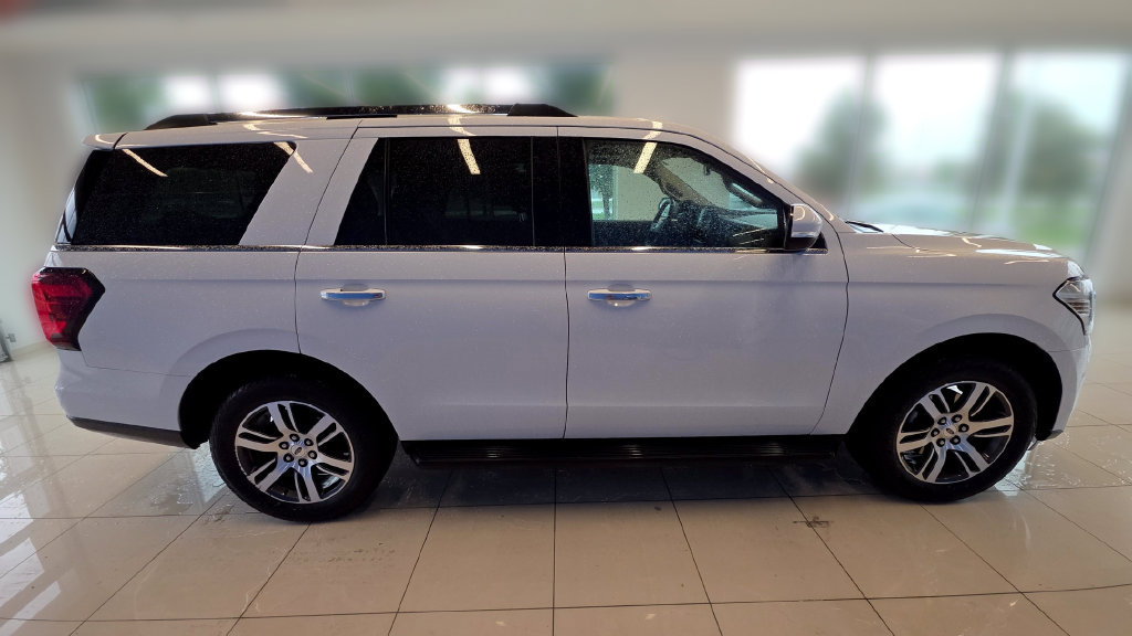 Used 2024 Ford Expedition Limited AWD/4WD image 6