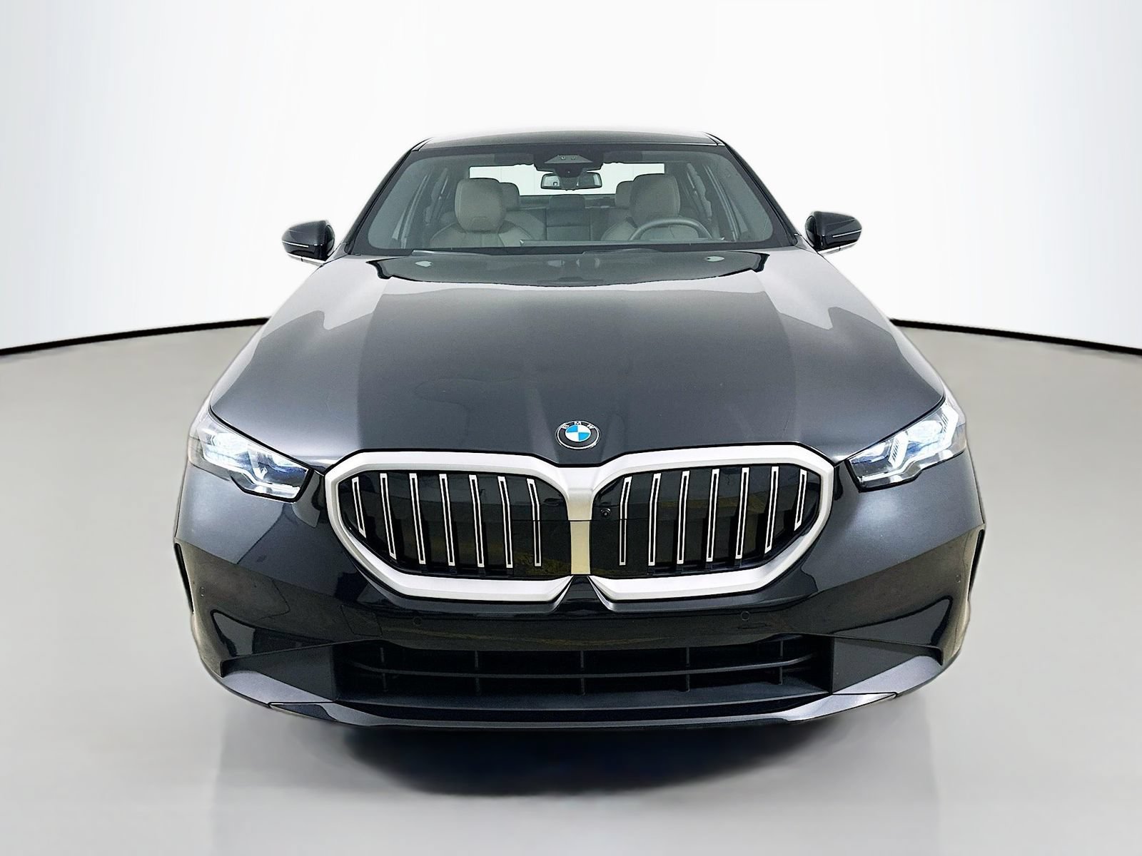 Used 2026 BMW 540i xDrive AWD/4WD image 2