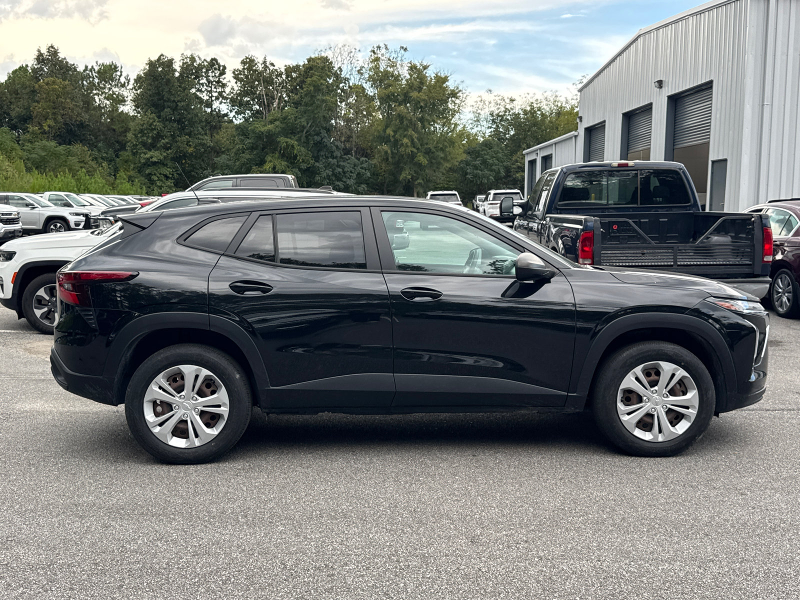 Used 2024 Chevrolet Trax LS FWD image 4