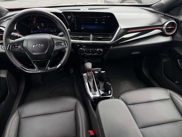 Used 2025 Chevrolet Trax RS w/ Driver Confidence Package FWD image 6