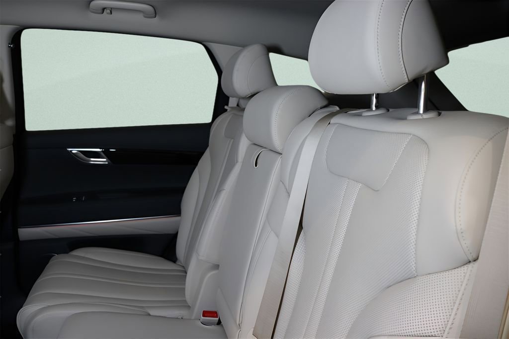 Certified 2025 Genesis GV80 2.5T Standard AWD/4WD image 10