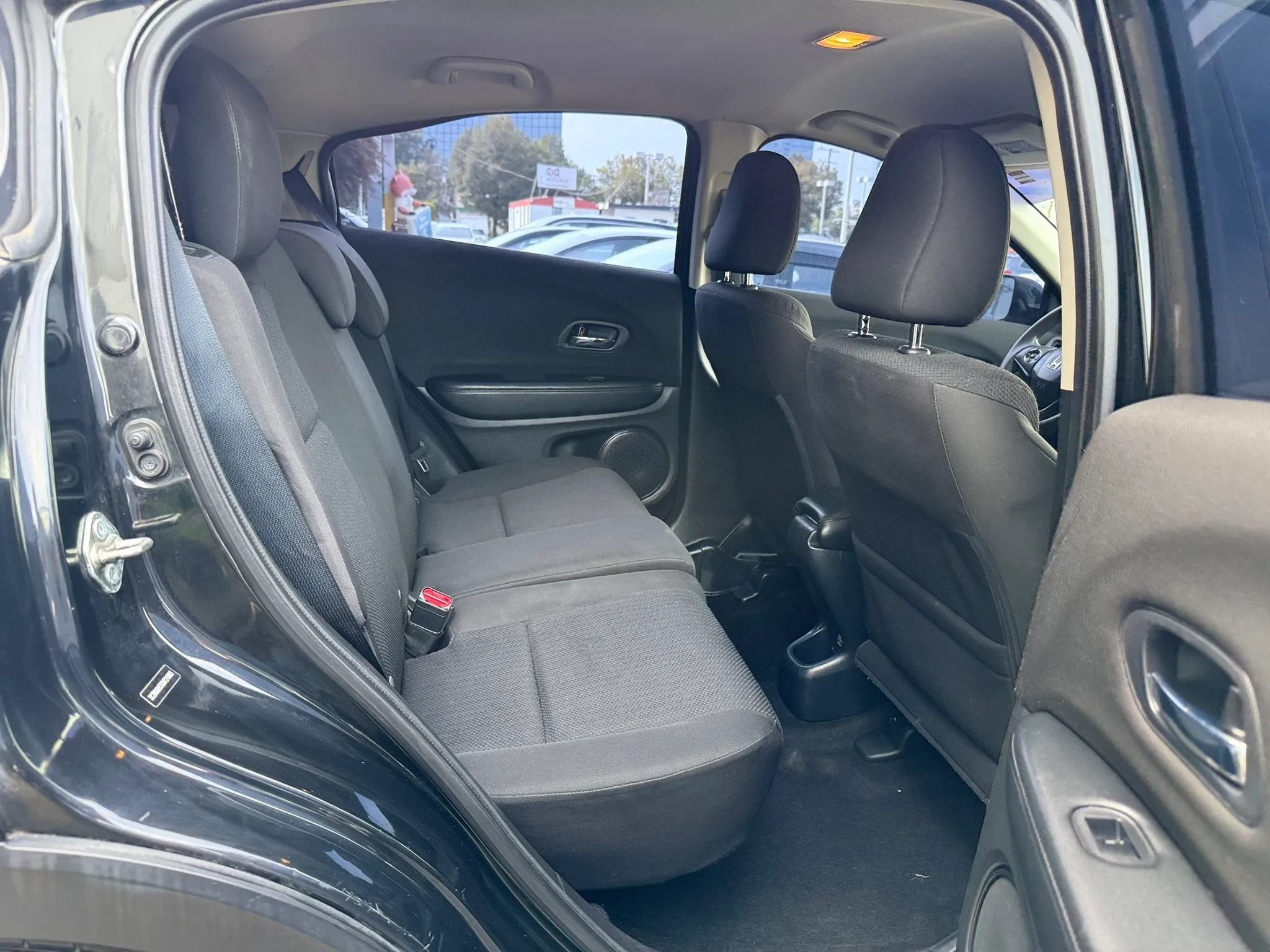 Used 2016 Honda HR-V LX image 28