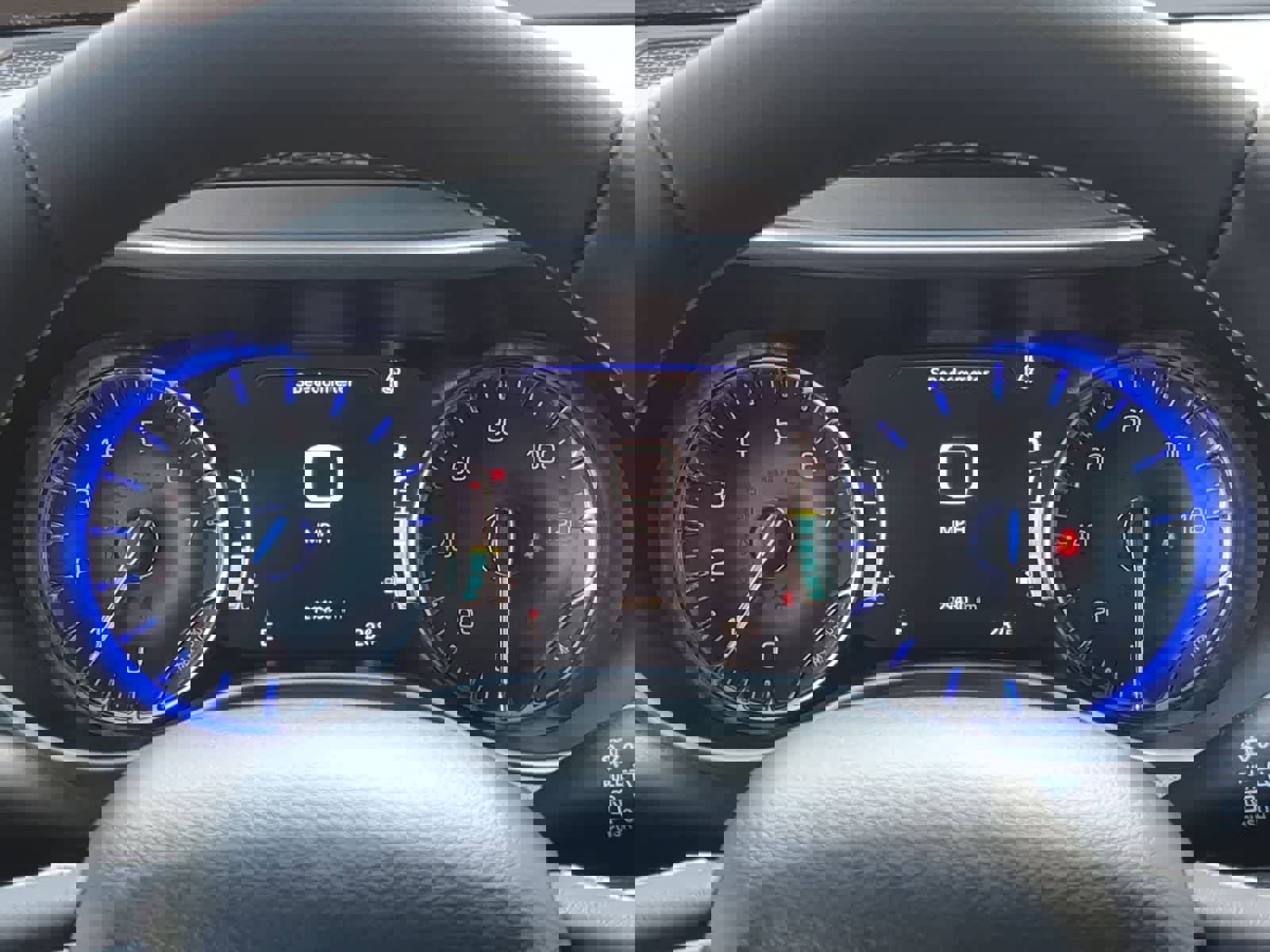 Used 2025 Chrysler Voyager LX image 31