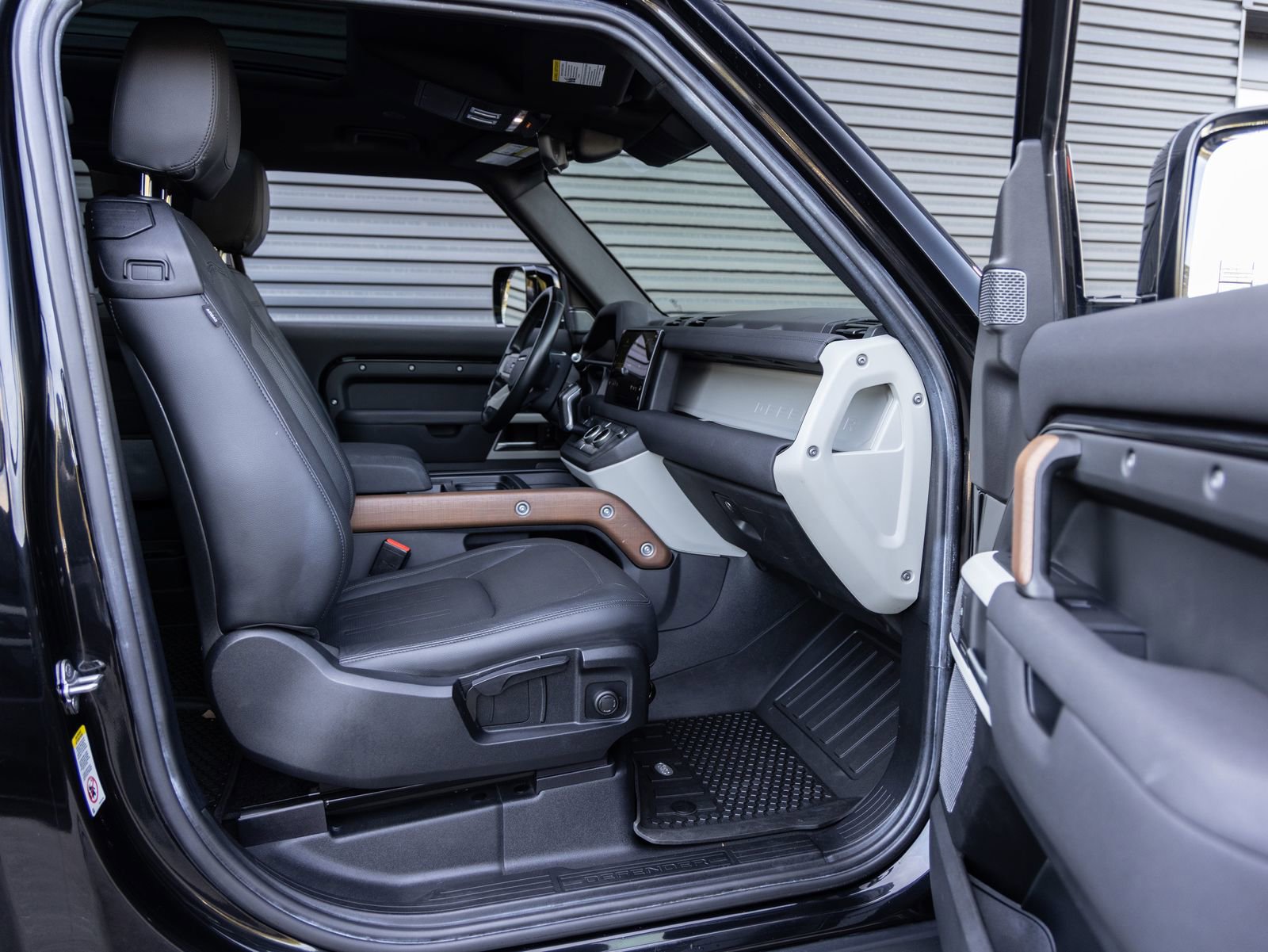 Used 2022 Land Rover Defender 90 S image 26