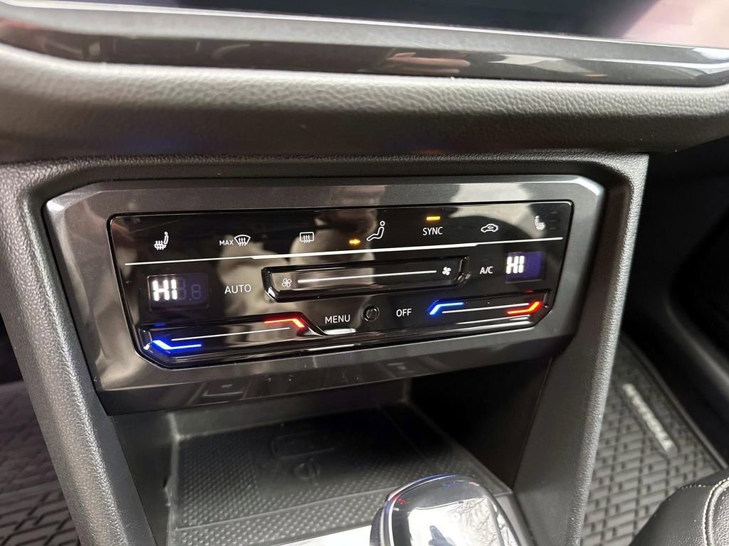 Used 2022 Volkswagen Tiguan SE image 23