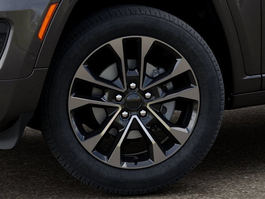 New 2025 Jeep Grand Cherokee L Overland w/ Advanced Protech Group III AWD/4WD image 8