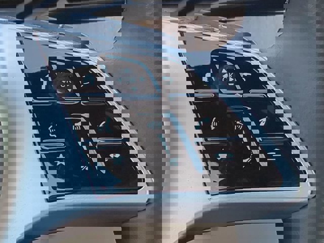 Used 2025 Mercedes-Benz C 300 Sedan image 25