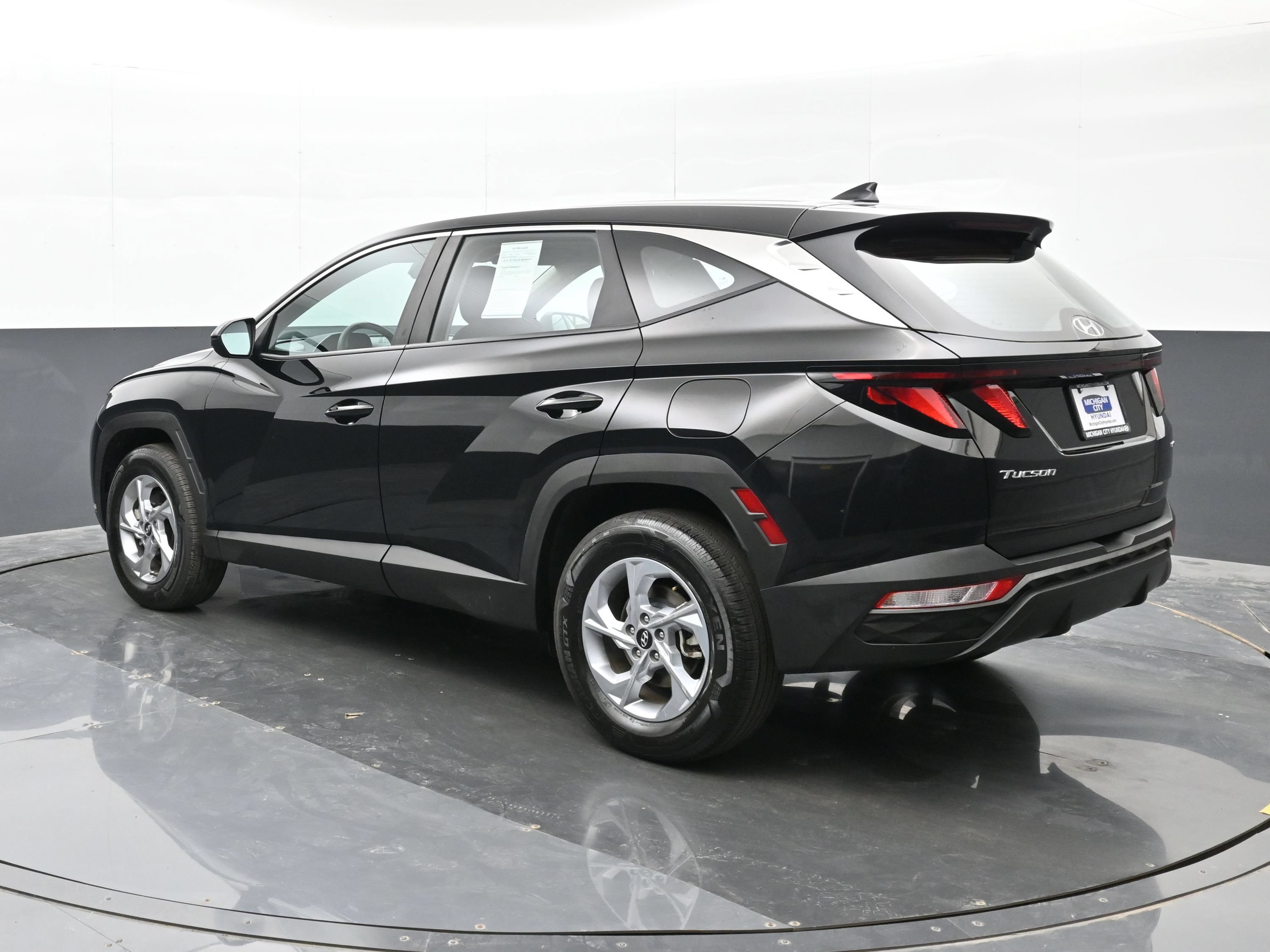 Certified 2023 Hyundai Tucson SE AWD/4WD image 4