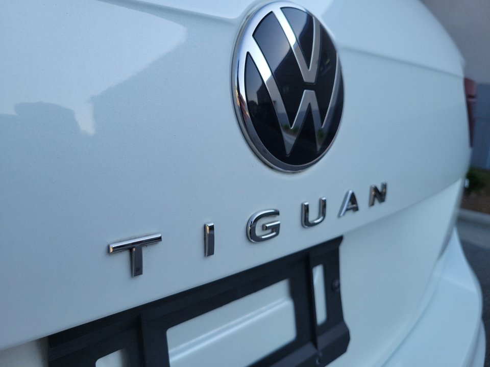 Certified 2022 Volkswagen Tiguan SEL R-Line AWD/4WD image 18