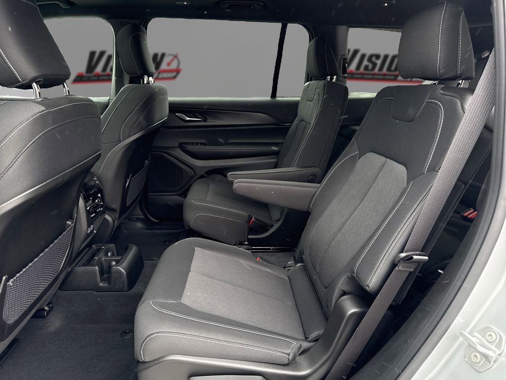 Used 2025 Jeep Grand Cherokee L Laredo w/ Luxury Tech Group I image 10