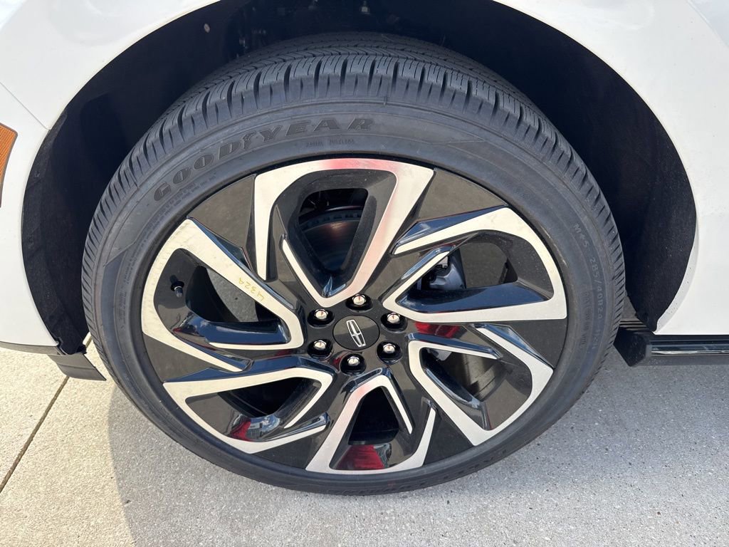 New 2026 Lincoln Navigator Reserve image 6