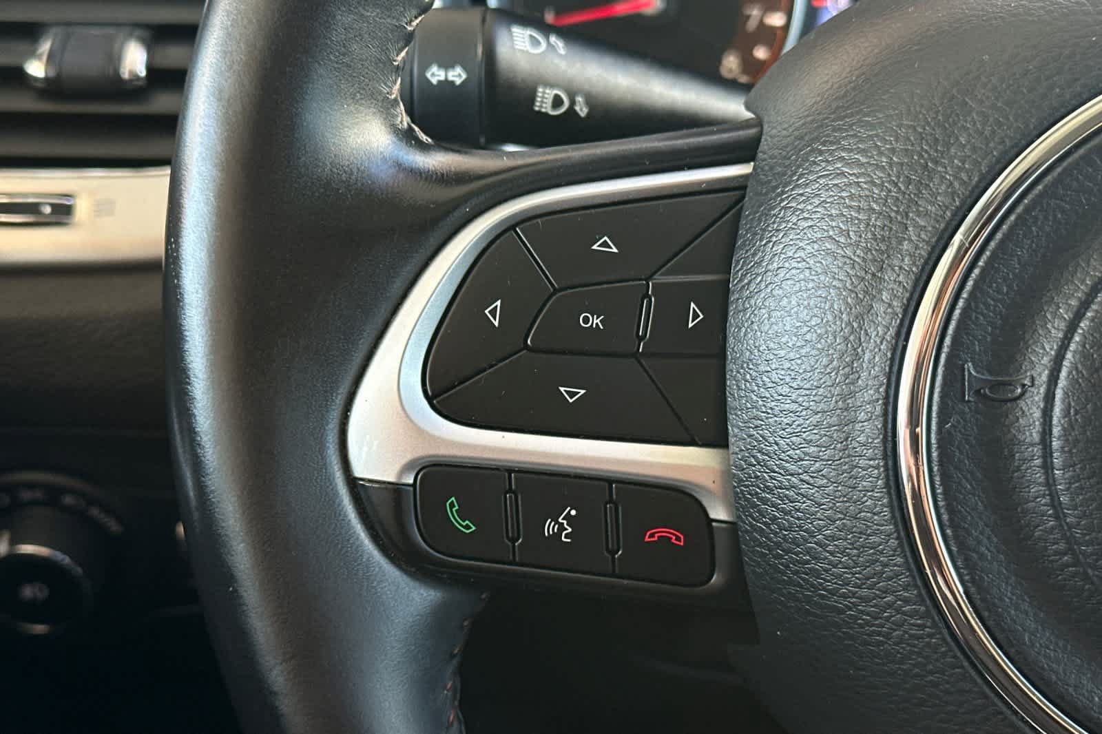 Used 2018 Jeep Compass Latitude w/ Popular Equipment Group FWD image 26