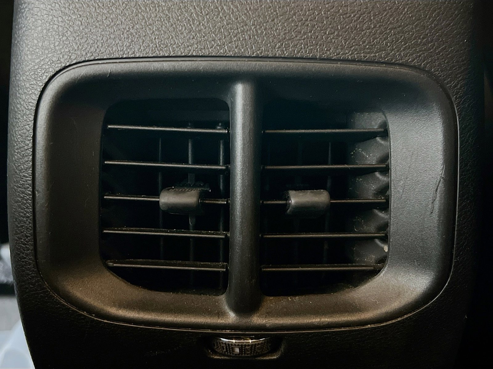 Used 2023 Jeep Cherokee Altitude Lux image 18