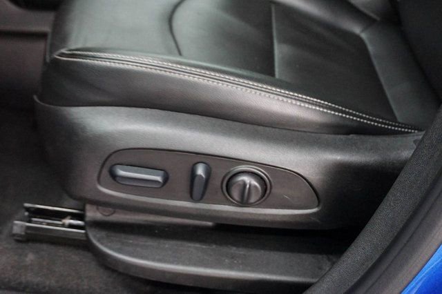 Used 2024 GMC Terrain SLT image 13