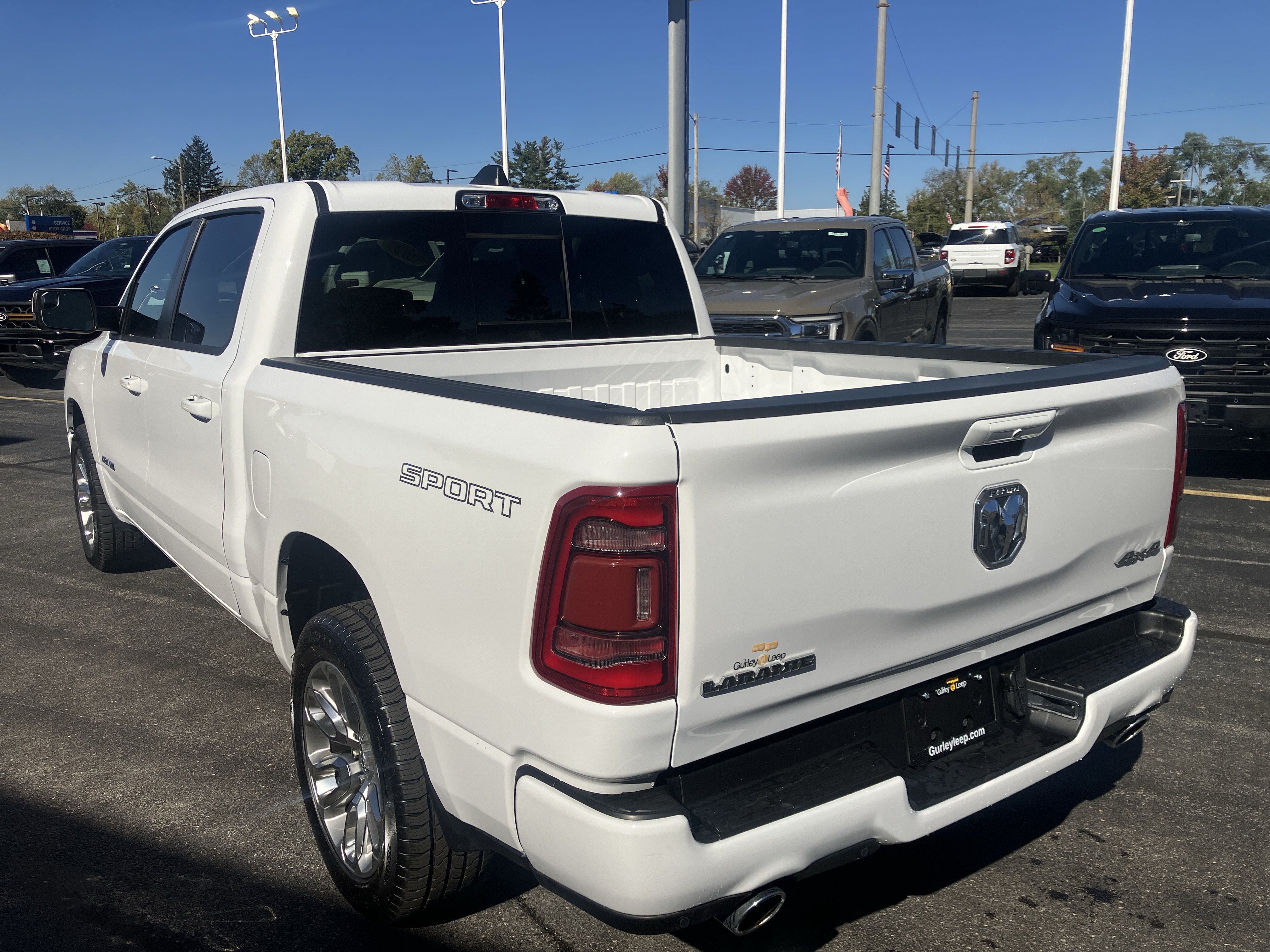 Used 2023 RAM 1500 Laramie AWD/4WD image 5