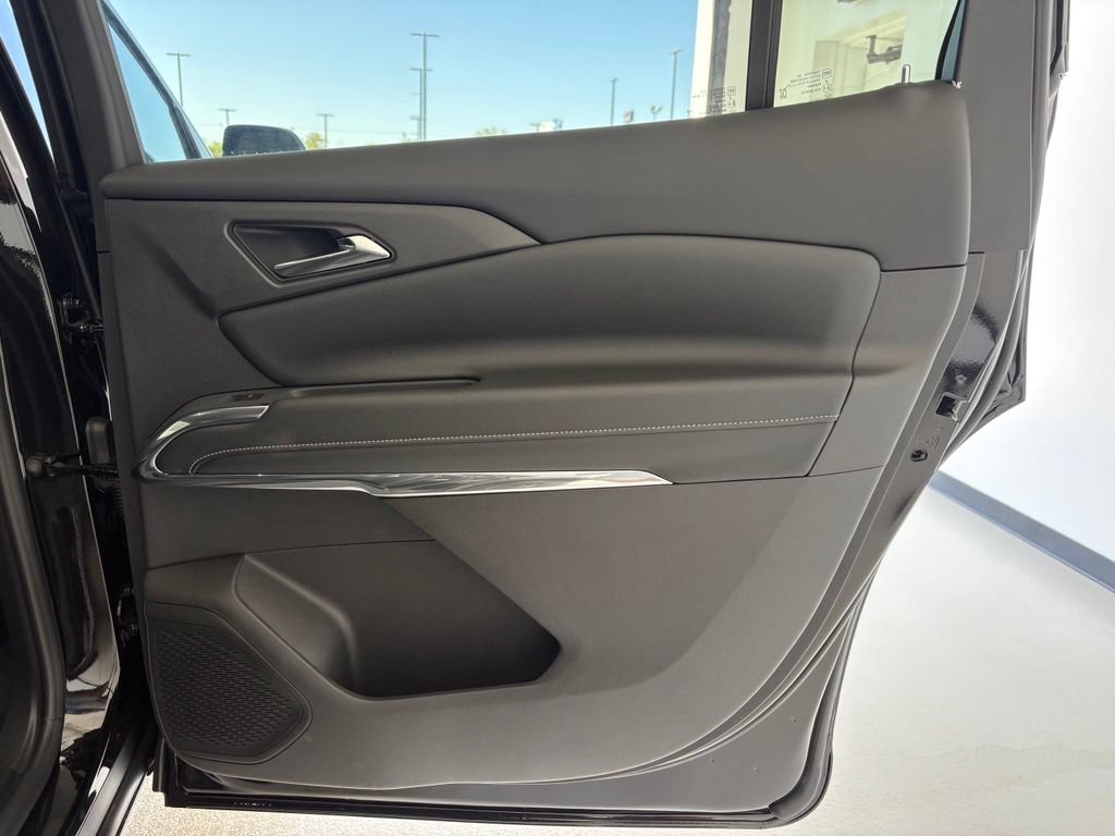 New 2026 Chevrolet Traverse LT w/ Midnight/Sport Edition FWD image 33
