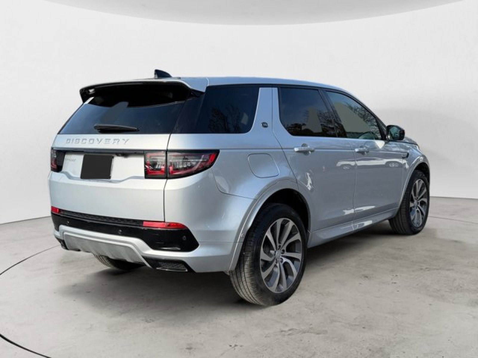 Used 2024 Land Rover Discovery Sport S image 4