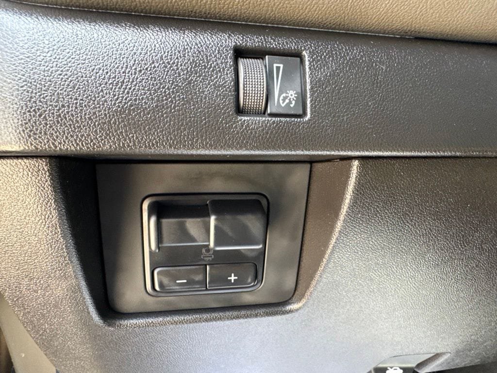 Used 2025 Chevrolet Colorado ZR2 w/ Technology Package AWD/4WD image 44