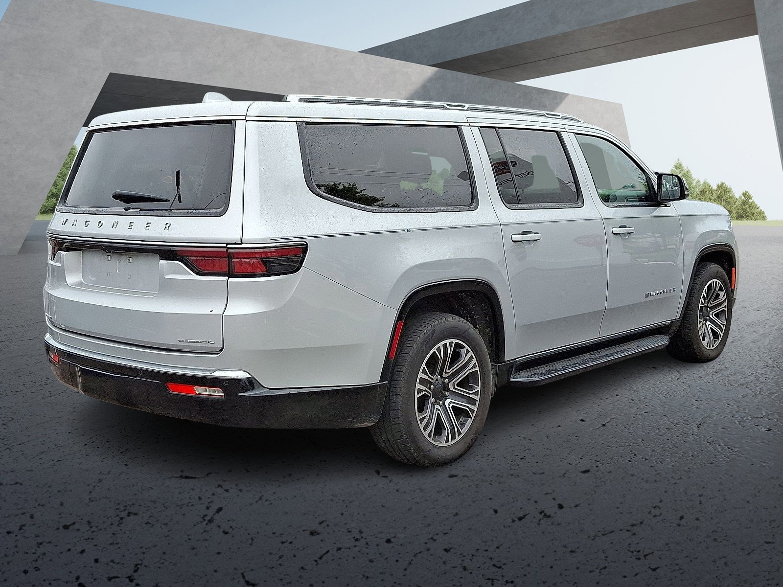 Used 2023 Jeep Wagoneer L Series II image 6