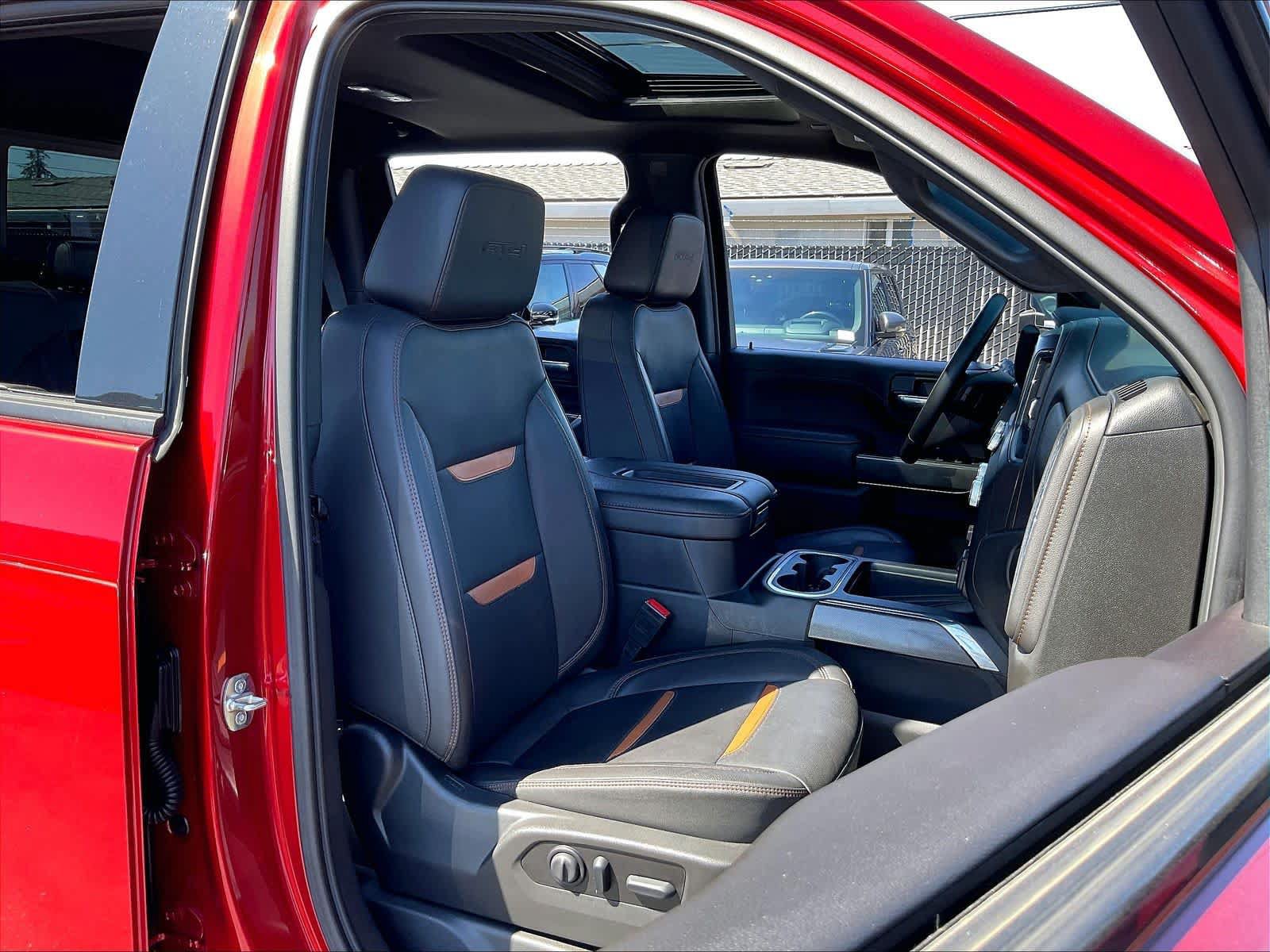 Used 2022 GMC Sierra 2500 AT4 w/ AT4 Preferred Package AWD/4WD image 7