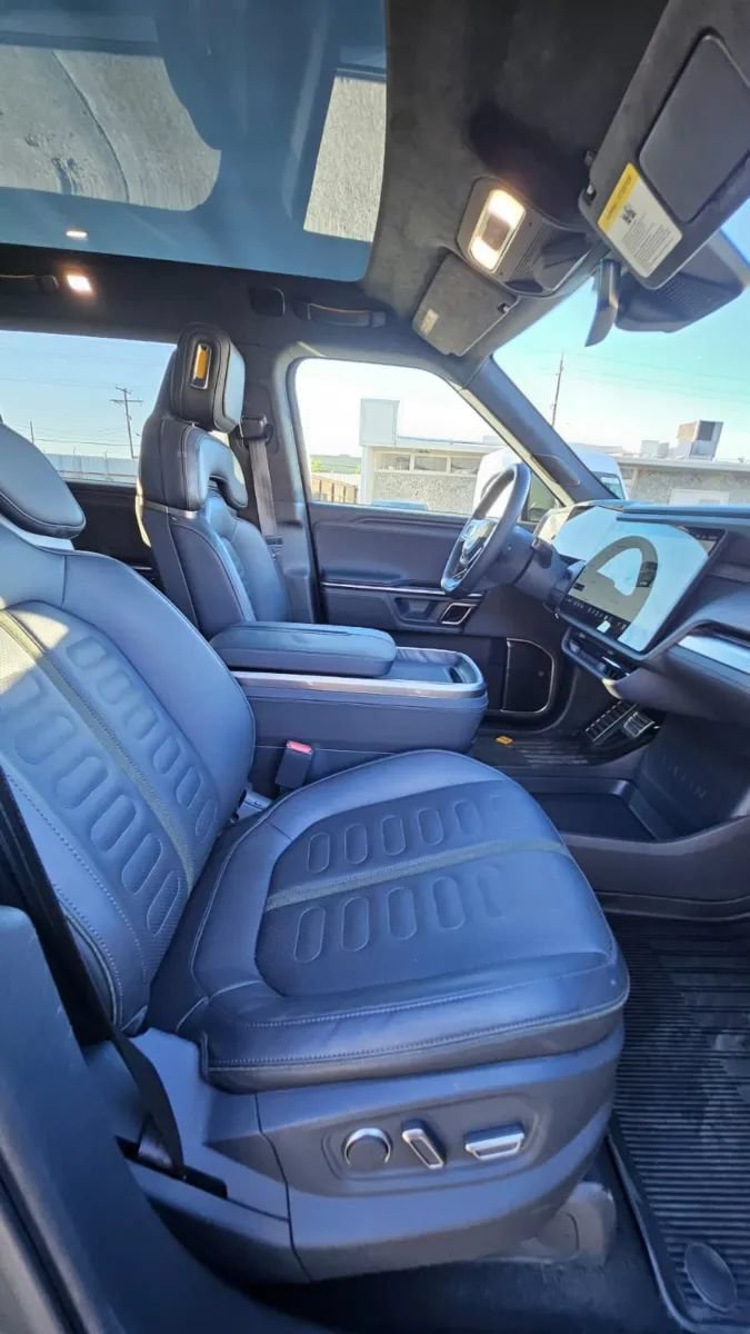 Used 2023 Rivian R1S Launch Edition AWD/4WD image 27