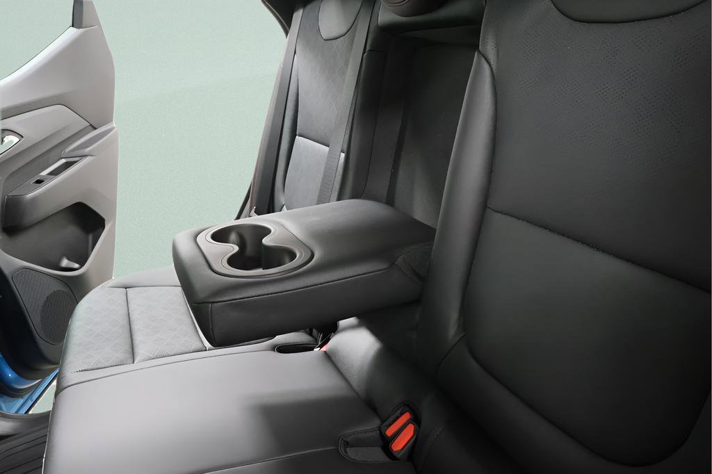 New 2027 Chevrolet Bolt RS w/ Technology Package FWD image 27
