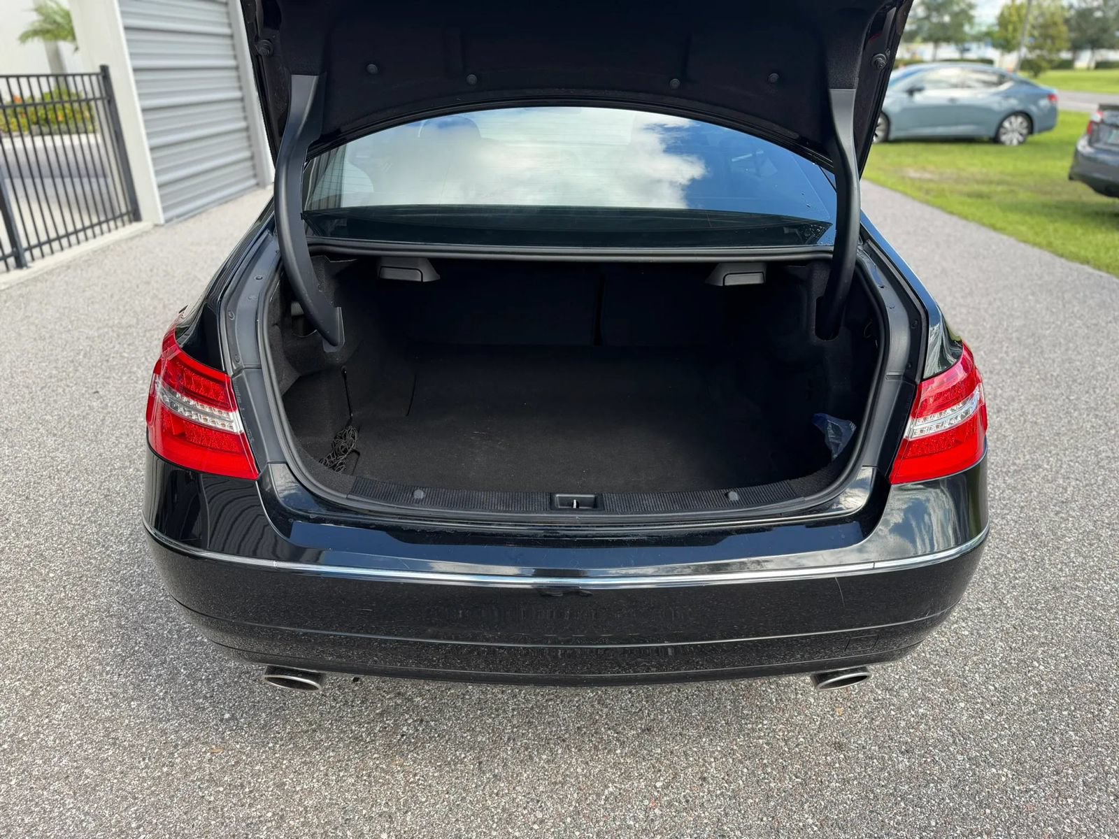 Used 2010 Mercedes-Benz E 350 Coupe image 24