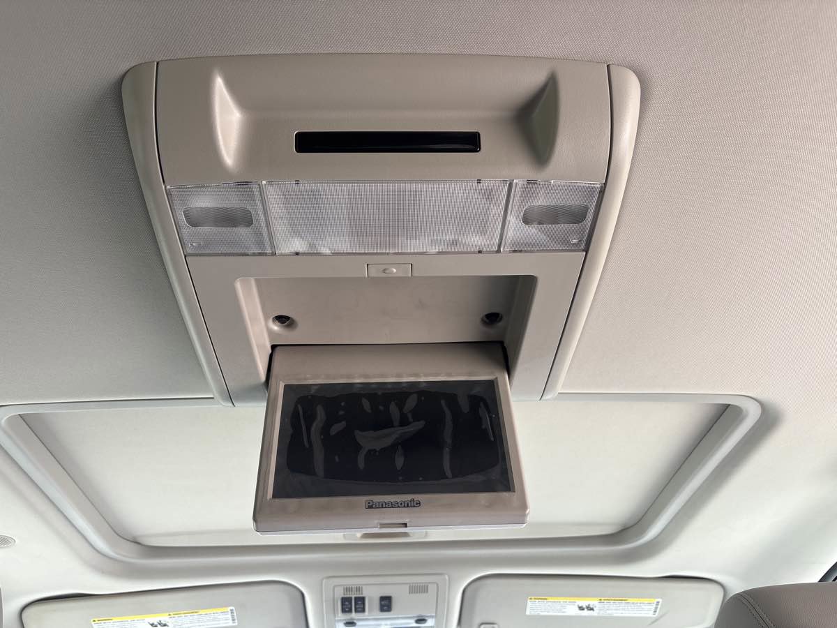 Used 2013 Chevrolet Tahoe LTZ image 18