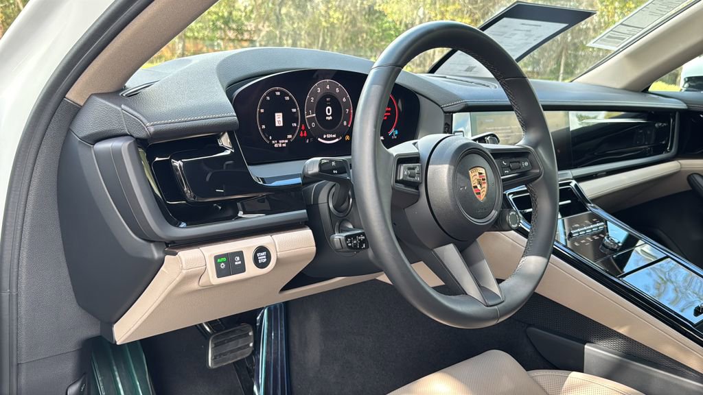 Certified 2025 Porsche Panamera image 4