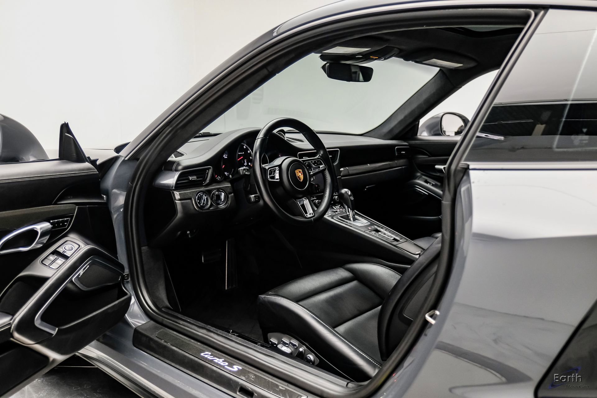 Used 2017 Porsche 911 Turbo S AWD/4WD image 40