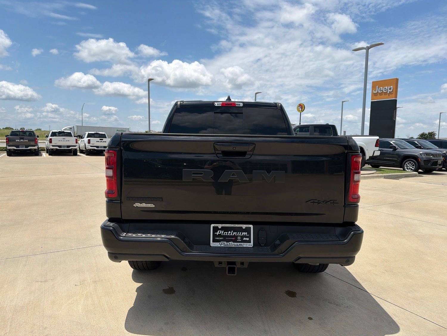 Used 2025 RAM 1500 Big Horn AWD/4WD image 3