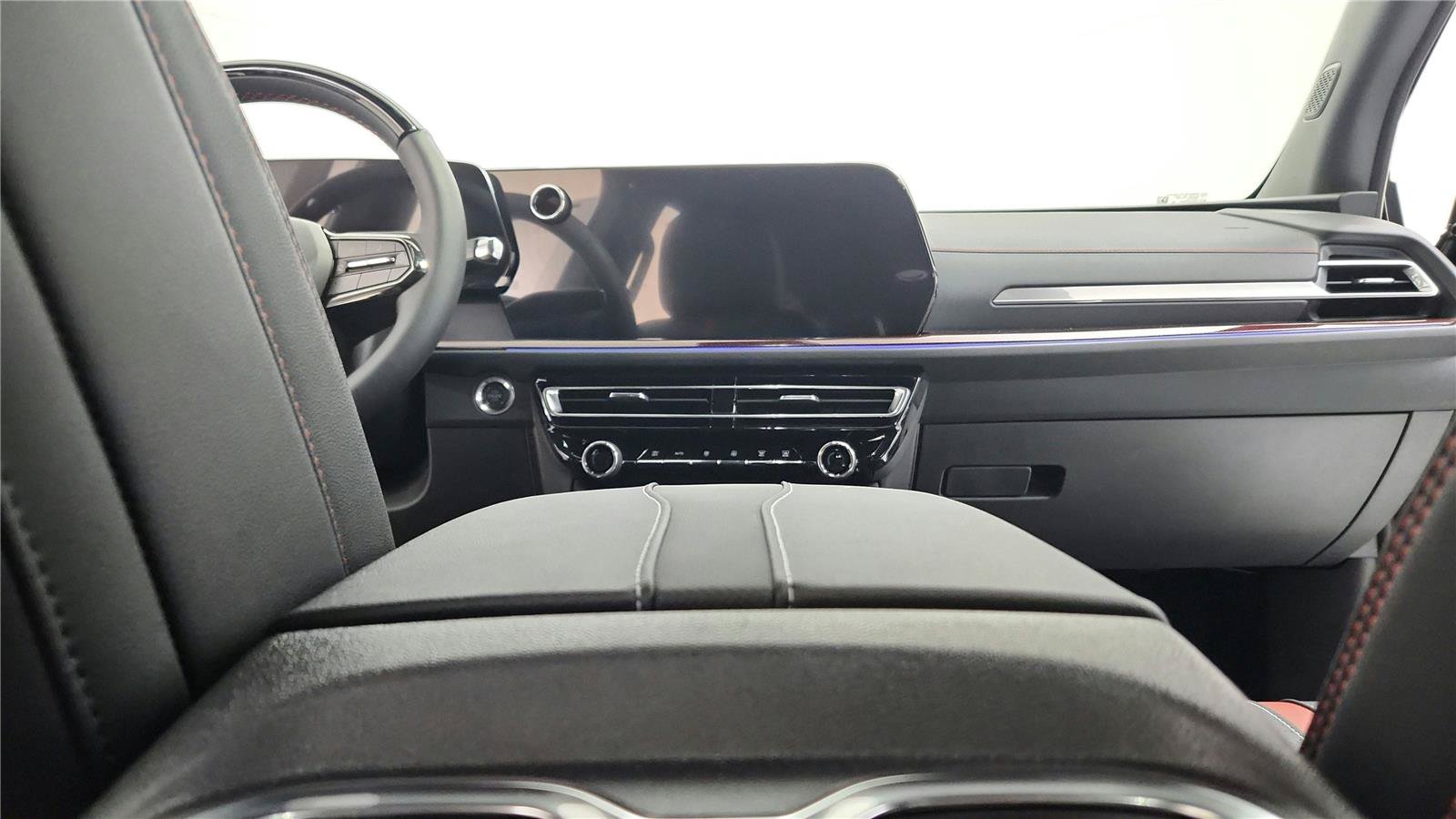 New 2026 Chevrolet Traverse RS AWD/4WD image 15