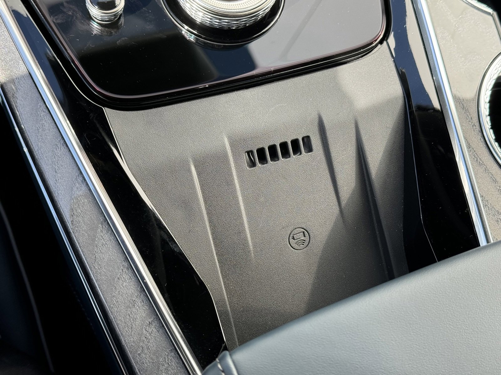 New 2025 Cadillac Escalade IQ Luxury 2 image 27