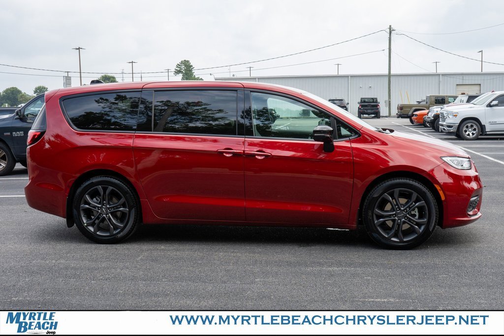 New 2026 Chrysler Pacifica Select image 7