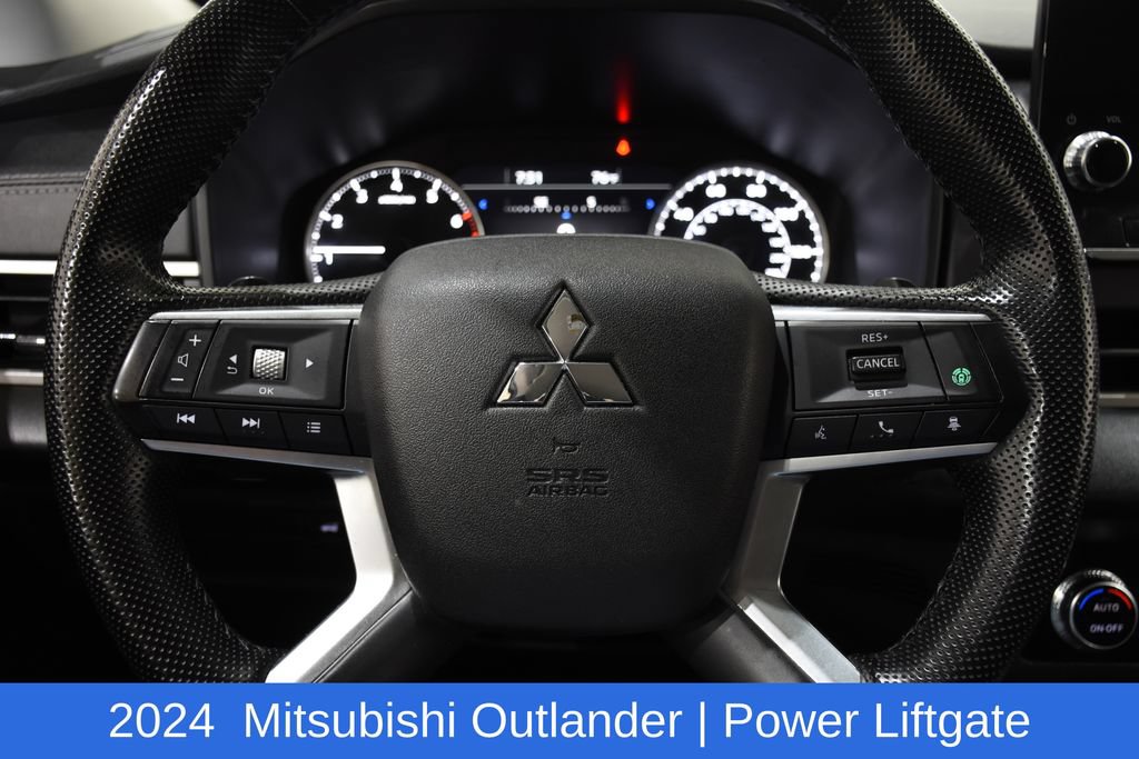 Used 2024 Mitsubishi Outlander SE AWD/4WD image 11