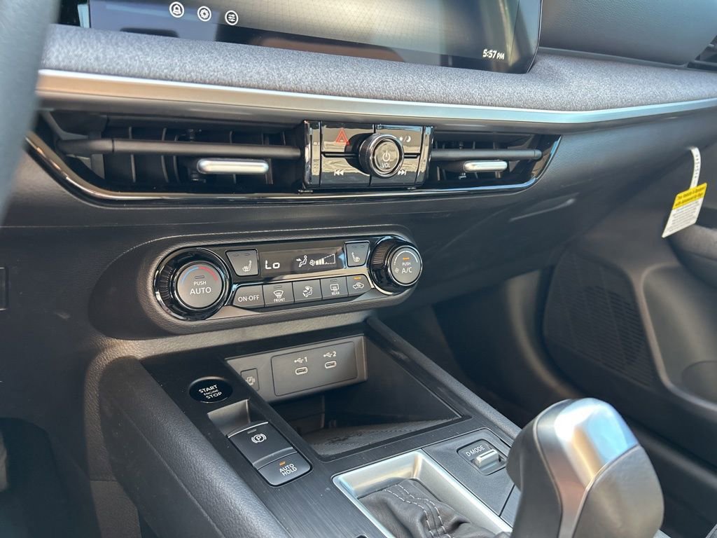 New 2026 Nissan Kicks SV w/ Charging Package FWD image 33