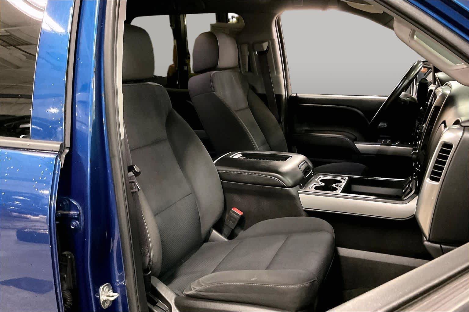 Used 2017 Chevrolet Silverado 1500 LT w/ All Star Edition AWD/4WD image 9