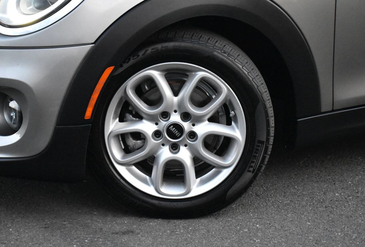 Used 2020 MINI Cooper 4-Door Hardtop image 7