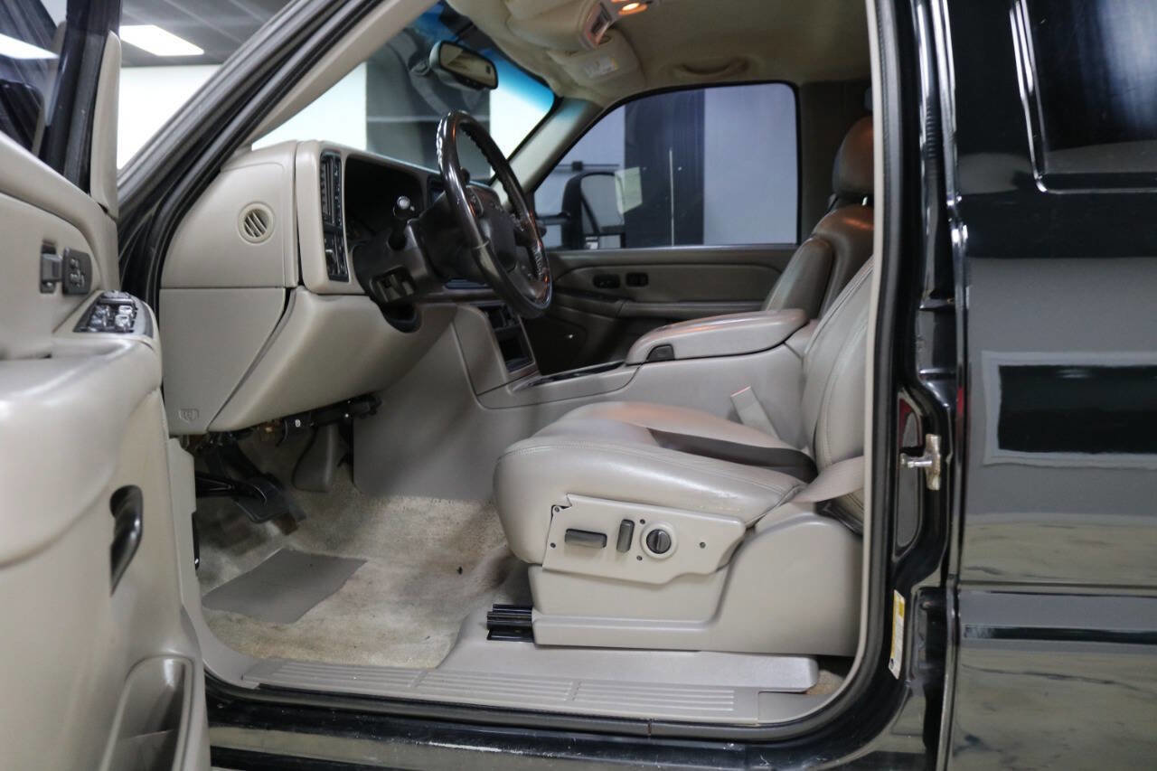 Used 2006 GMC Sierra 2500 SLT w/ Heavy-Duty Power Package image 54